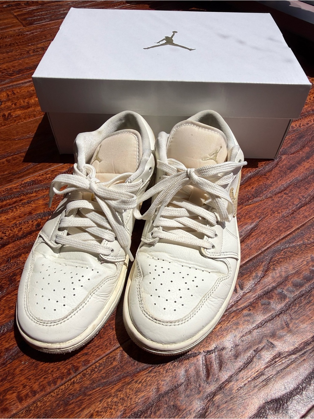 Air Jordan 1 Low-Top Sneakers Metallic Team Gold